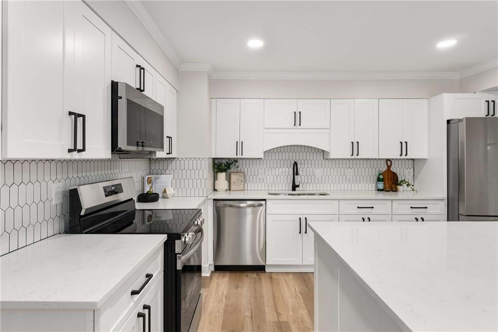 3152 Normandy Circle NE