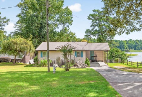 Homes For Sale - 976 SW Walker Lake Road<br/> Rockdale County, Conyers, GA 30094