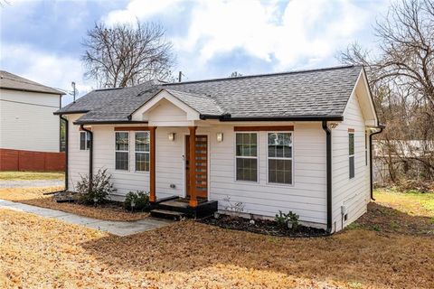 1466 Venetian Drive SW Atlanta GA 30311