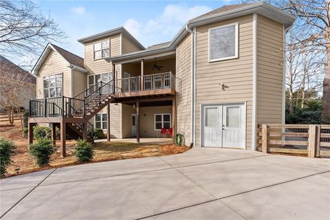 A home in Dawsonville