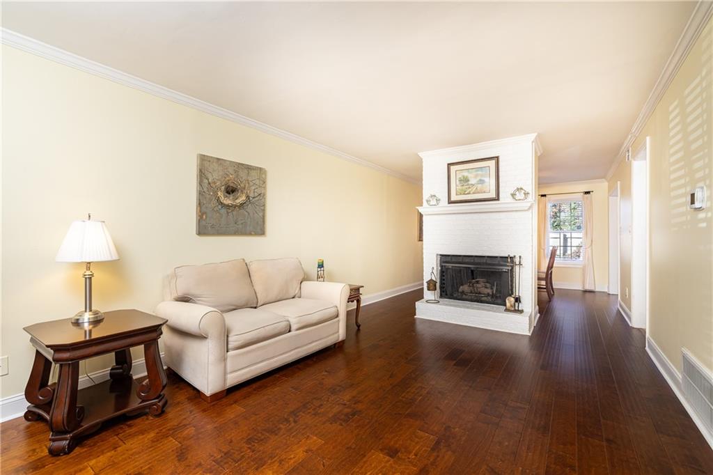 7750 Roswell Road 9G