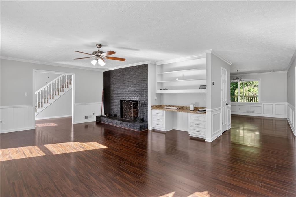 2223 Angela Drive SW