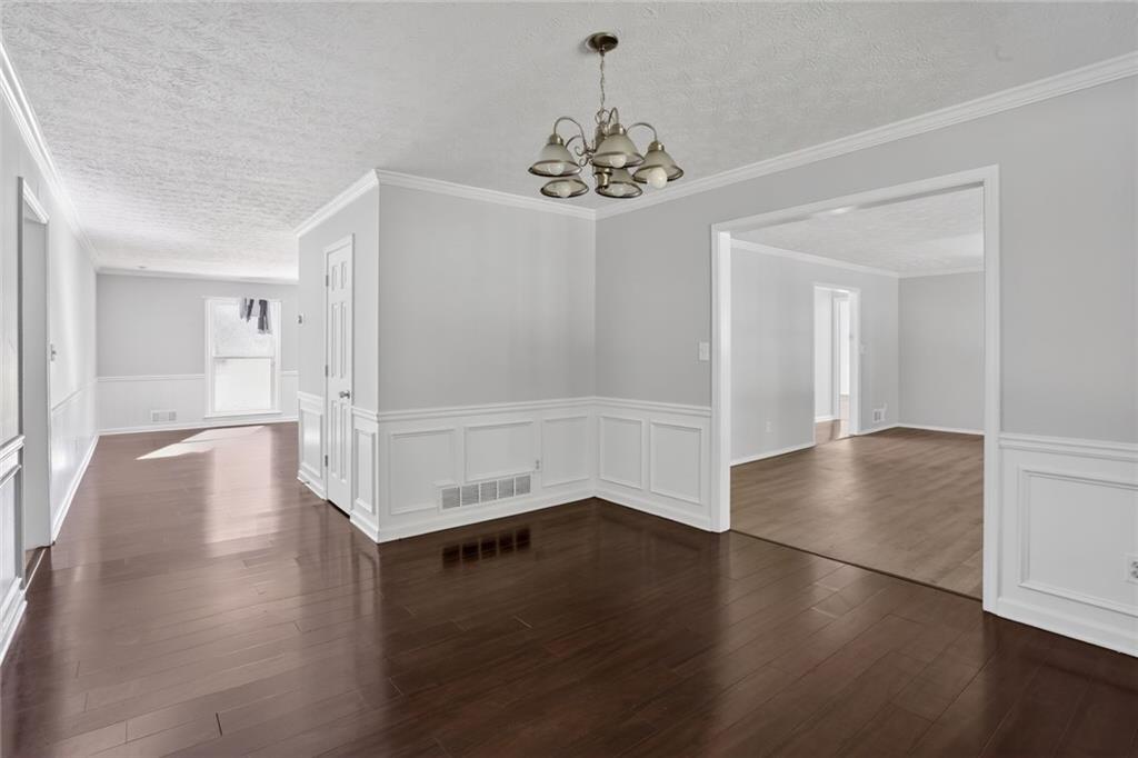 2223 Angela Drive SW