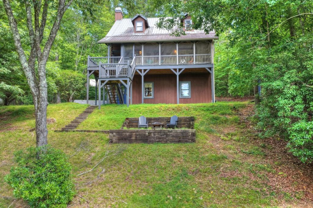 160 Adams Circle