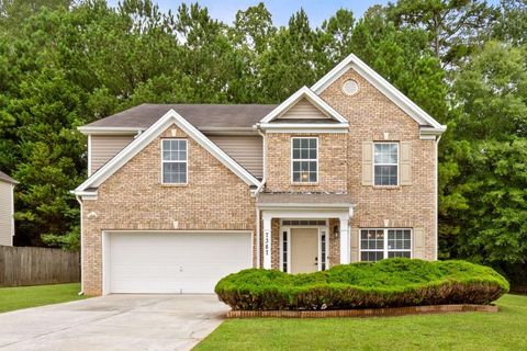 A home in Fairburn