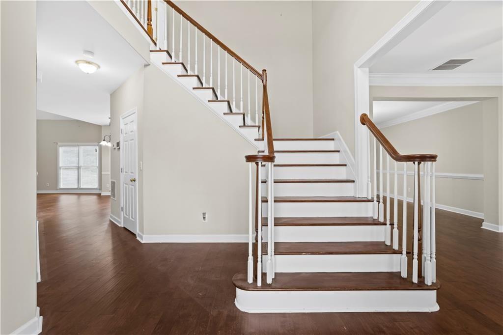3010 Lakeside Court