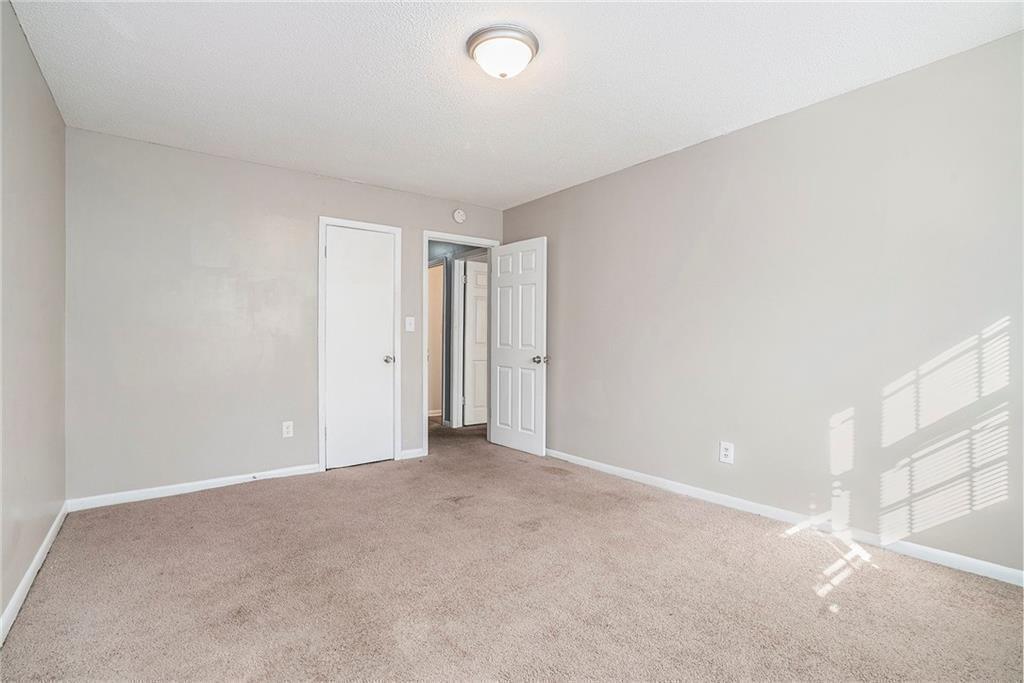 Stone Mountain West Condo - Residential