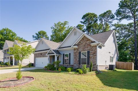 A home in Dacula