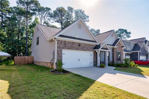 A home in Dacula