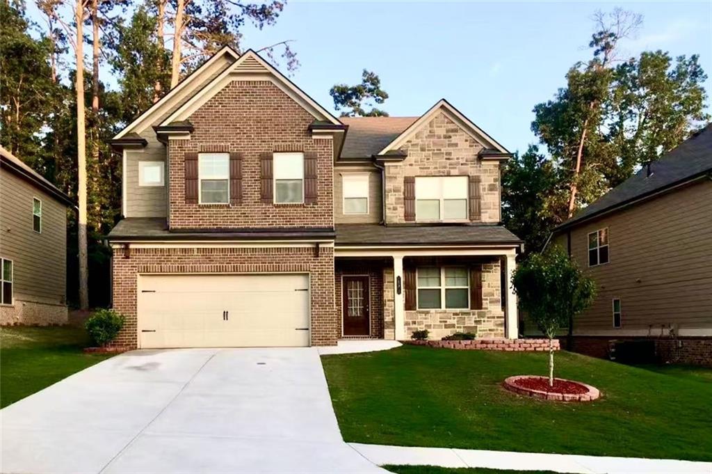 Move in ready!
Beautiful Well-maintained 4BD/3BA to call your HOME. Guest Suite on Main w/Full Bath. Separate Dining. Family Room Adjacent to Kitchen w/island w/bar stool seating, huge walk-in pantry & mud room with valet & opt. cubbies. Upstairs has the Owners Suite, 2 BD's, 2 BA's. The 2 Secondary Bedrooms up share private Jack & Jill bath. Master has double doors to bath with double vanity, & HUGE walk-in closet with private door to Laundry Up. Cul-De-Sac with very good size Private Back & Side Yards.