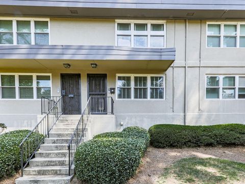 284 Lakemoore Drive NE D Atlanta GA 30342