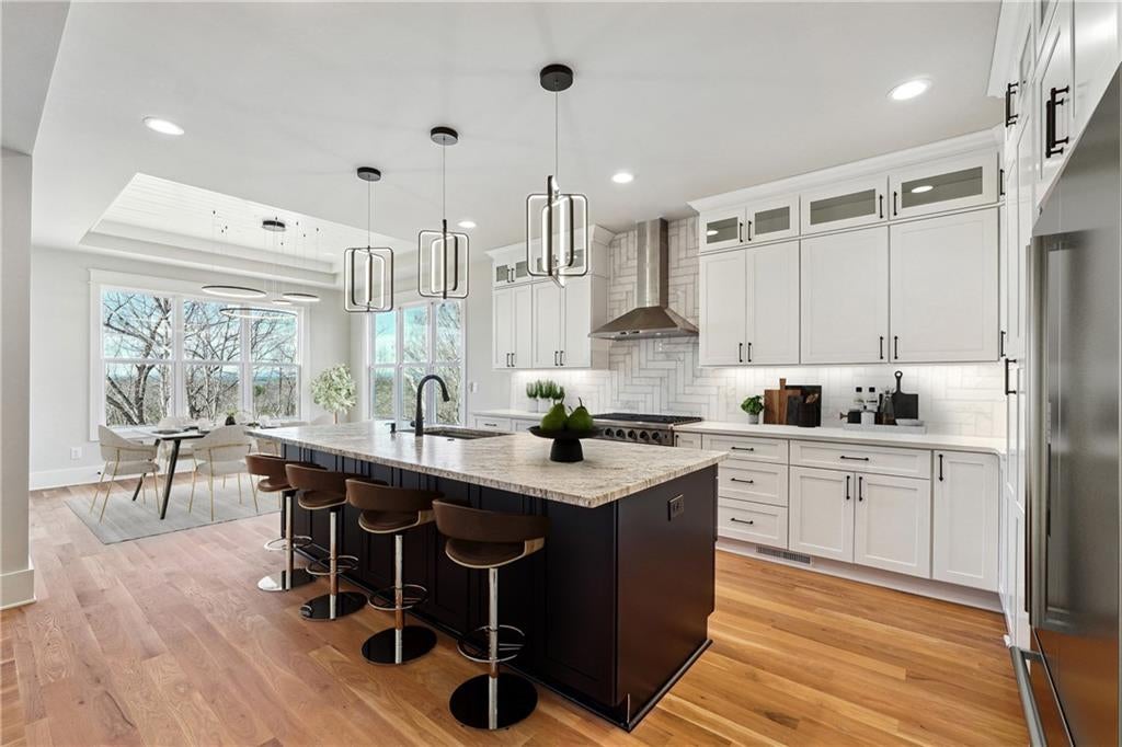 7375 Crestline Drive