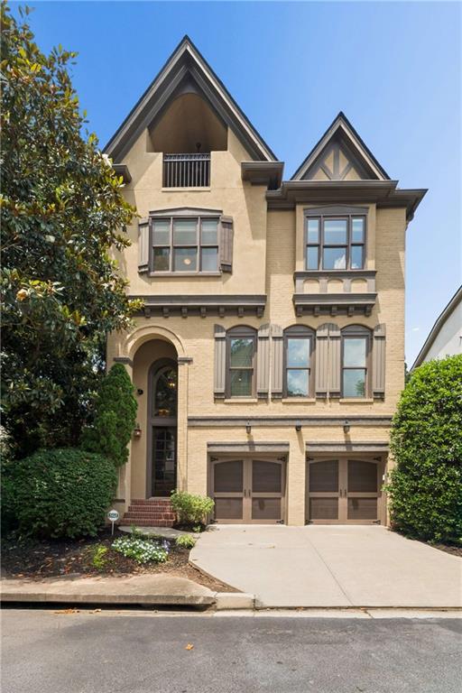 1928 Saxon Valley Circle NE