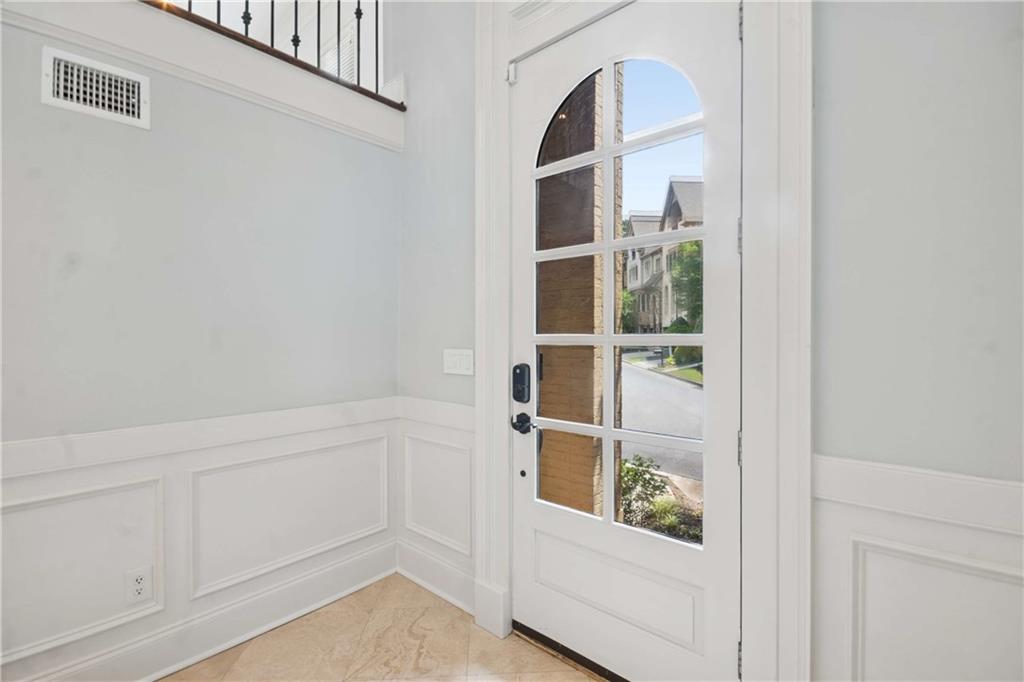1928 Saxon Valley Circle NE