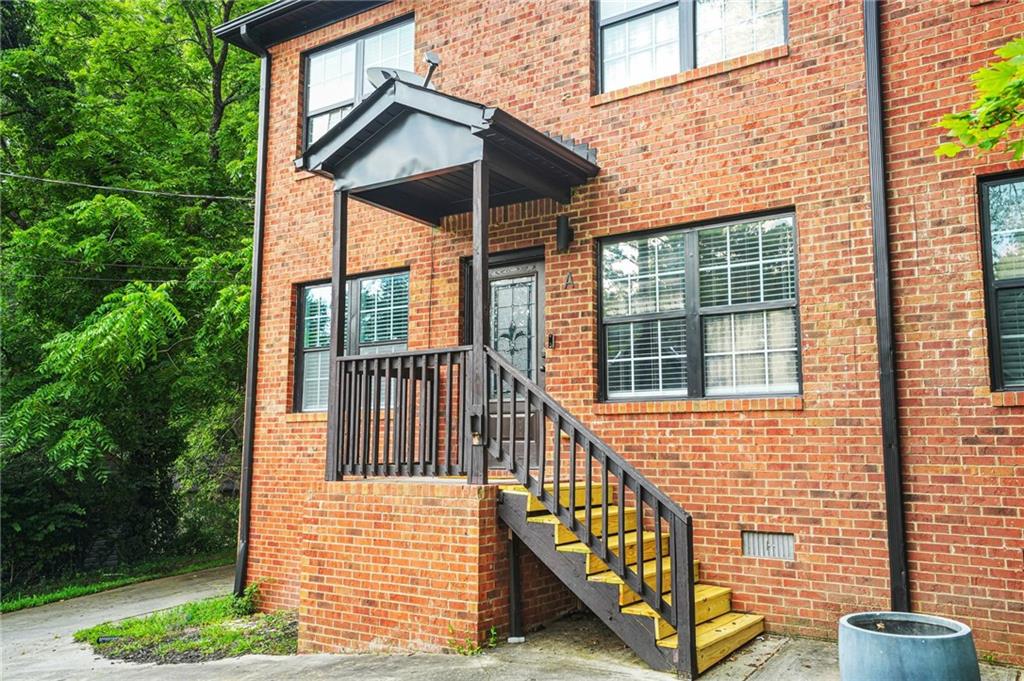 545 Elmwood Road NW