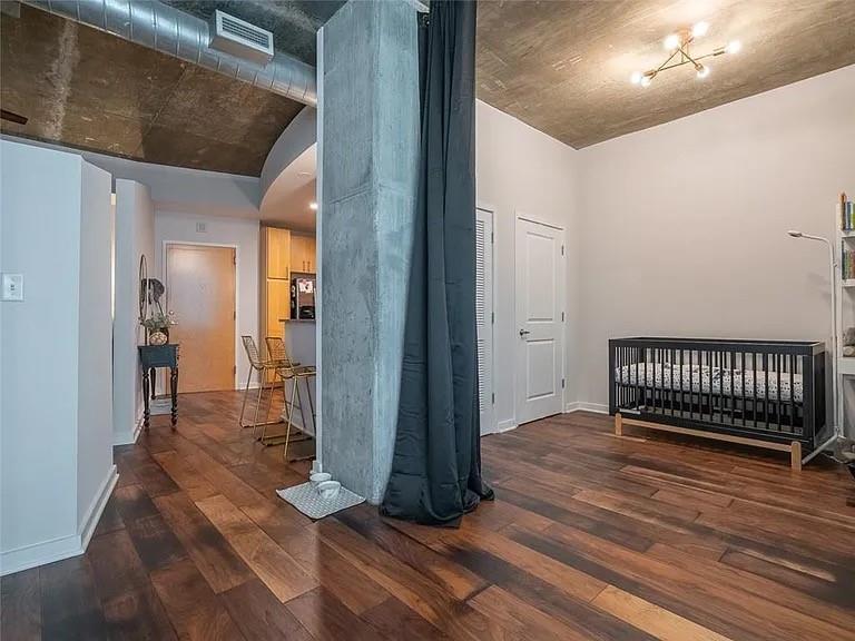 923 Peachtree Street NE 1221