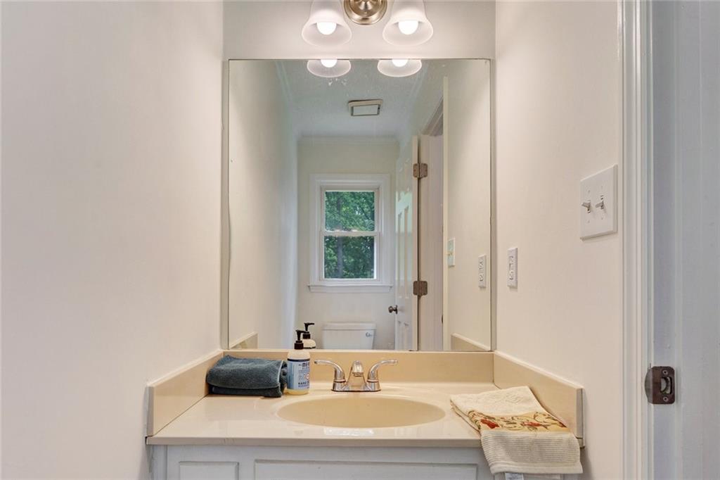 4994 Willow Creek Drive, Woodstock, Georgia image 23