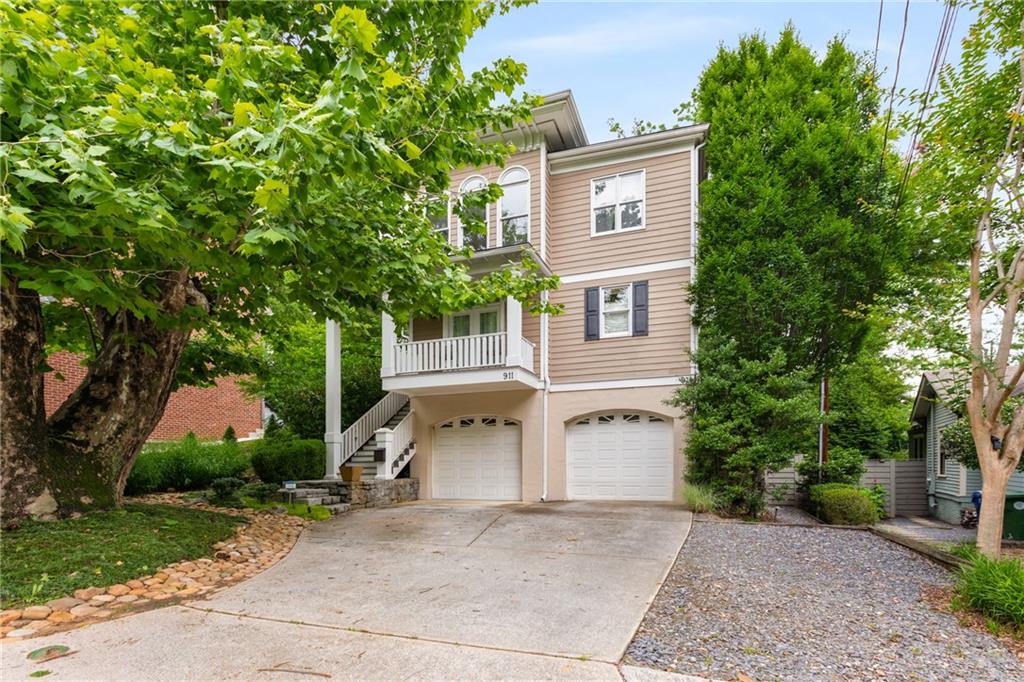 911 Monroe Circle NE
