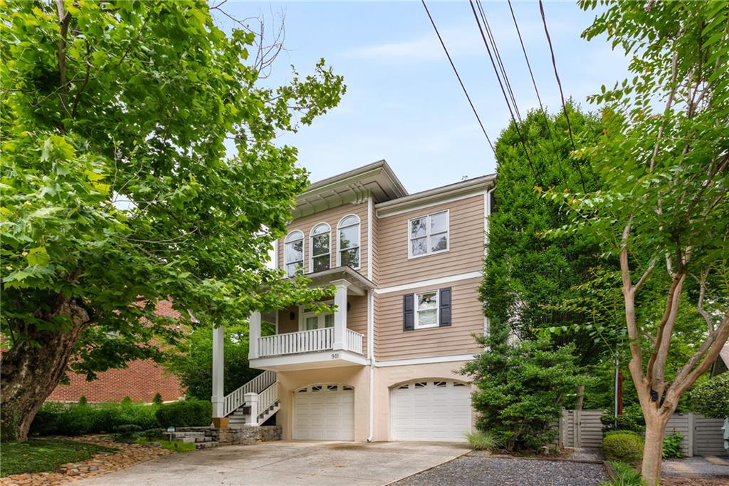 911 Monroe Circle NE