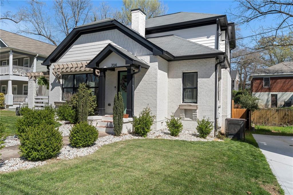 704 Rochelle Drive SW