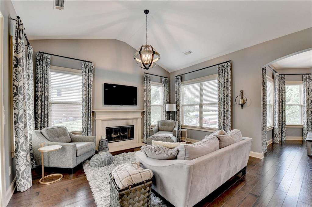 Oaks on Charlotte - Residential