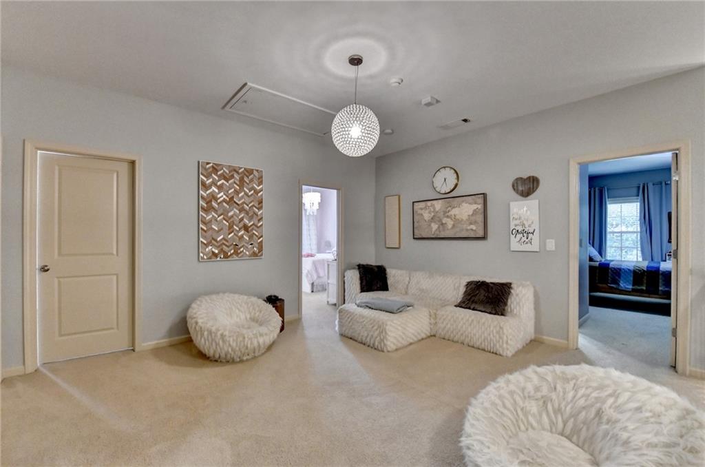 Oaks on Charlotte - Residential