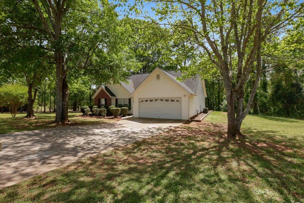 645 Applewood Drive, Monroe, Georgia image 2