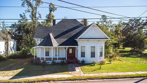 65 W CALHOUN Street Wadley GA 30477