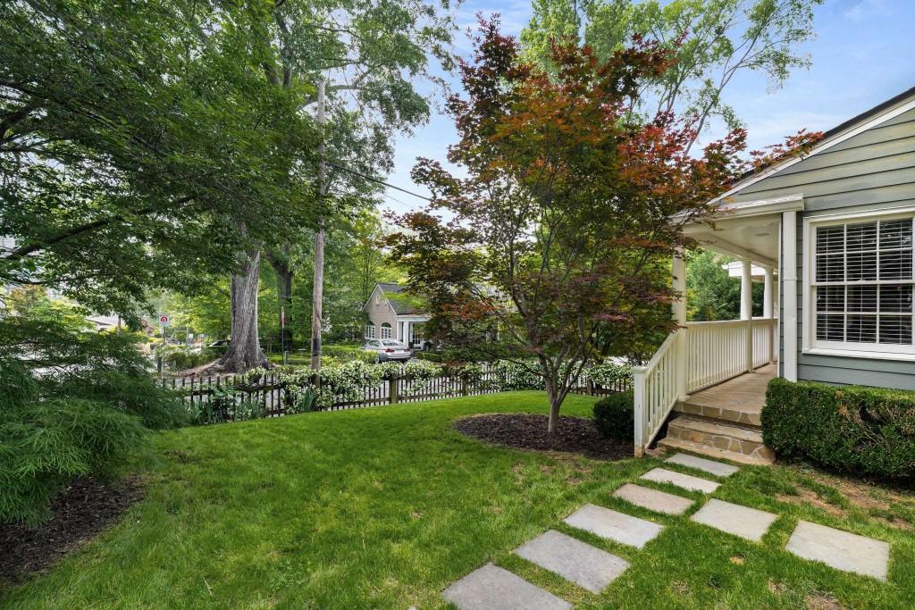 132 East Drive NE