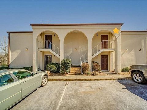 Condo For Sale - 605 Candler Street #A6<br/> Hall County, Gainesville, GA 30501