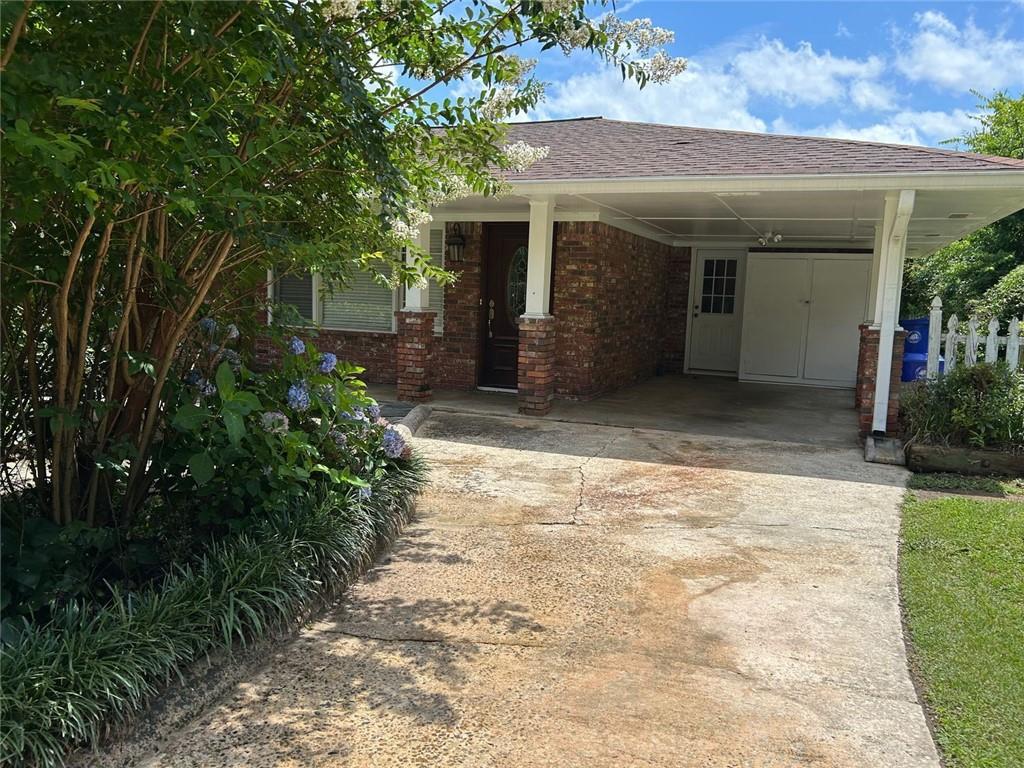 2711 Fairlane Drive
