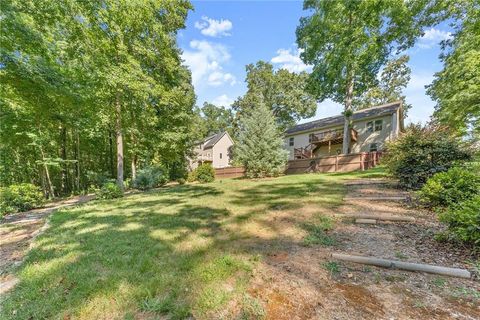 A home in Demorest