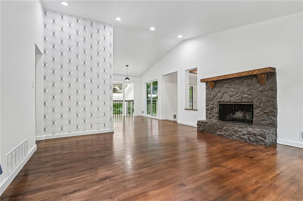 2272 Vistamont Drive