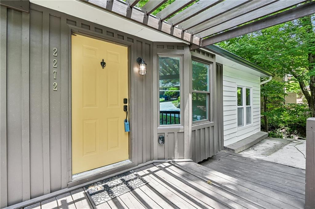 2272 Vistamont Drive