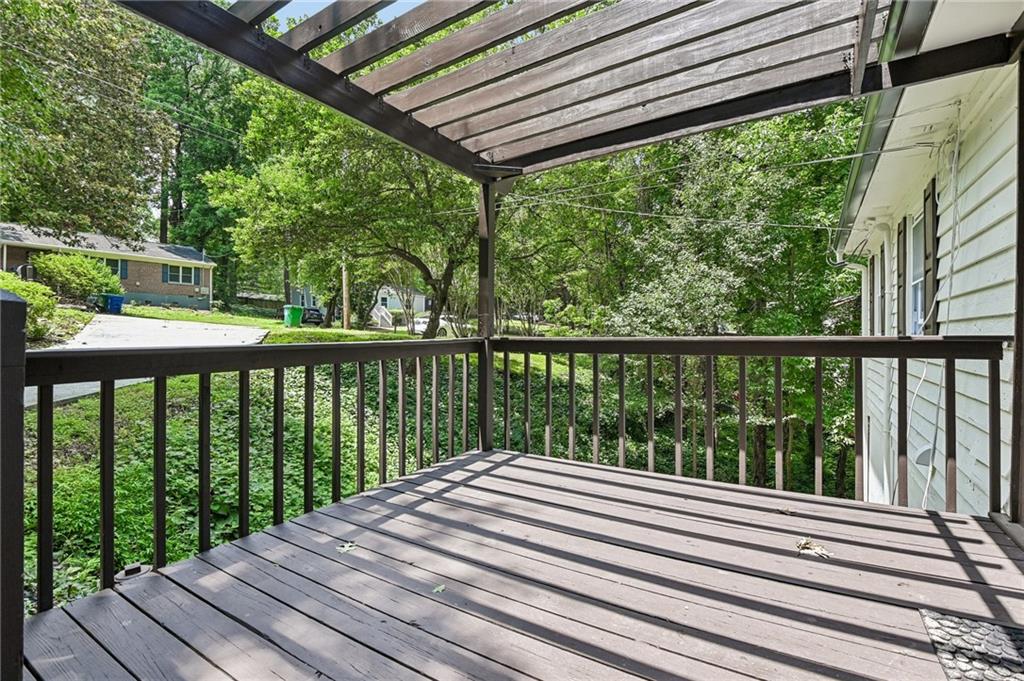 2272 Vistamont Drive