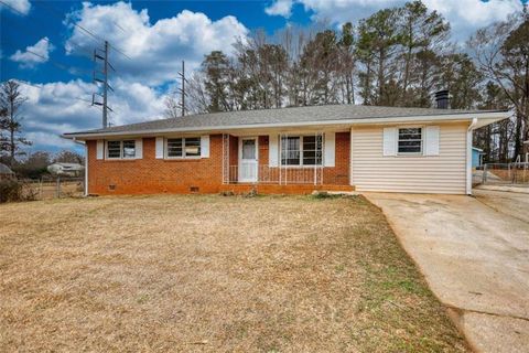 Homes For Sale - 1924 Mural Circle Cir<br/> Morrow, GA 30260