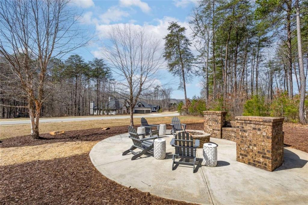 6011 Barefoot Drive, Gainesville, Georgia image 4