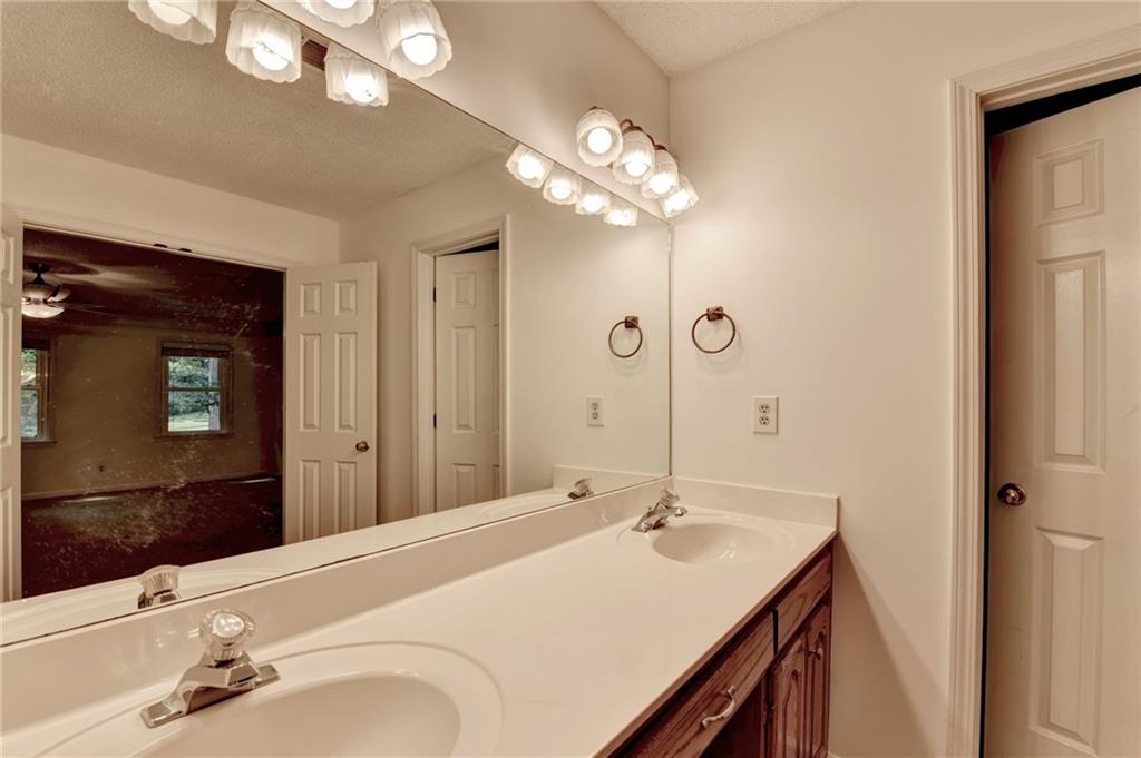 Twin Lakes - Residential