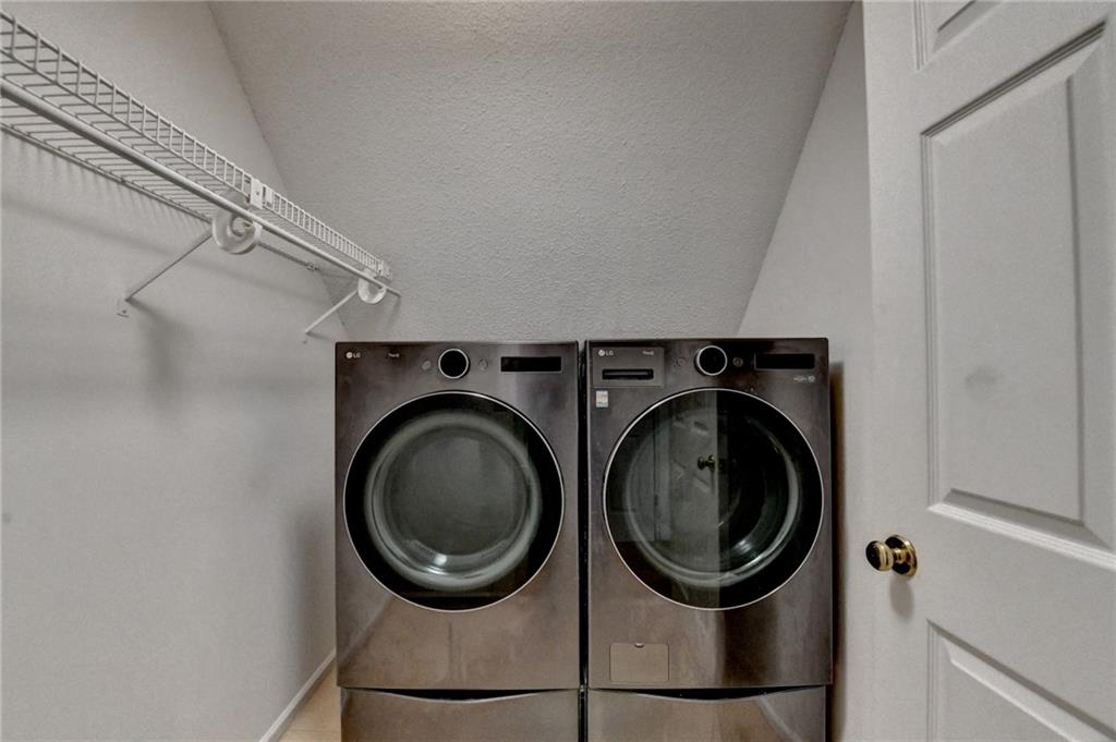 Twin Lakes - Residential