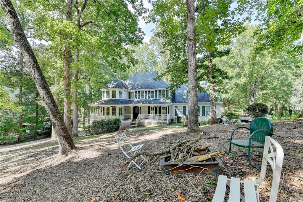 402 W Leslie Court