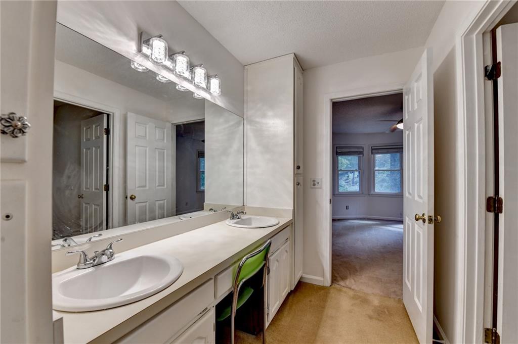 Twin Lakes - Residential