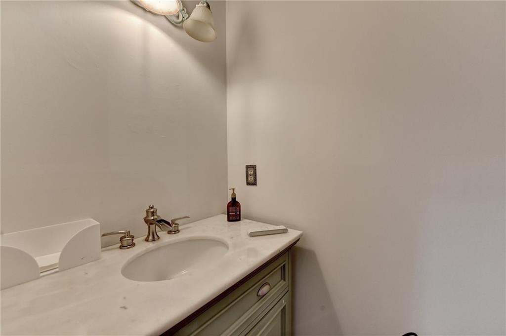 Twin Lakes - Residential