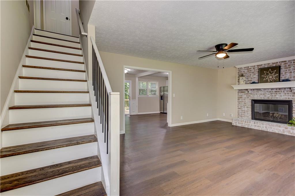 2408 RED FOX Run NW