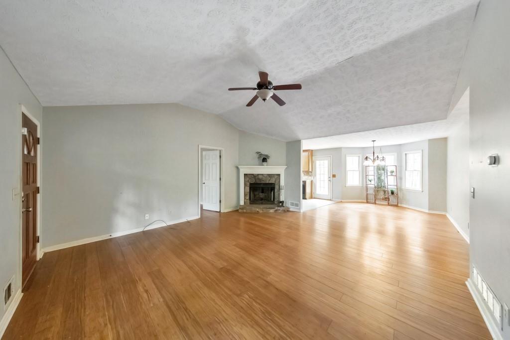 623 Peachtree Drive SE
