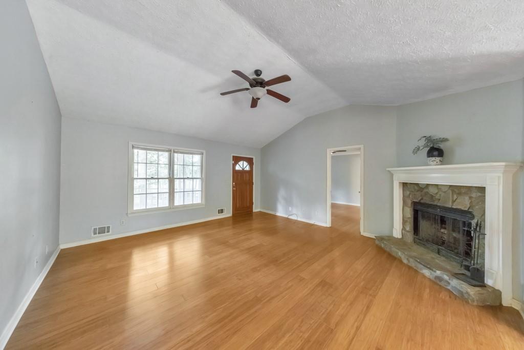 623 Peachtree Drive SE
