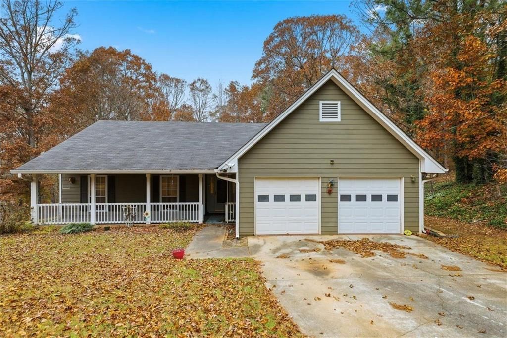Photo of 5784 SHOAL CREEK Drive, Douglasville, GA 30135 (MLS # 7685340)