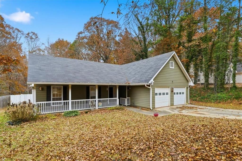 Photo of 5784 SHOAL CREEK Drive, Douglasville, GA 30135 (MLS # 7685340)