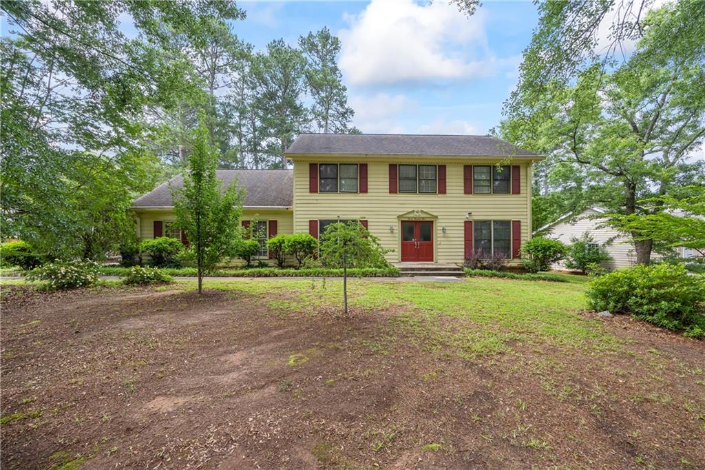 705 Clubhouse Drive SE