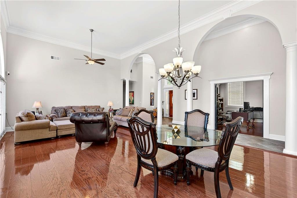 1037 Lyndhurst Way SE