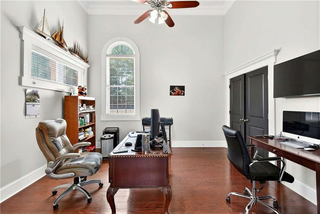 1037 Lyndhurst Way SE